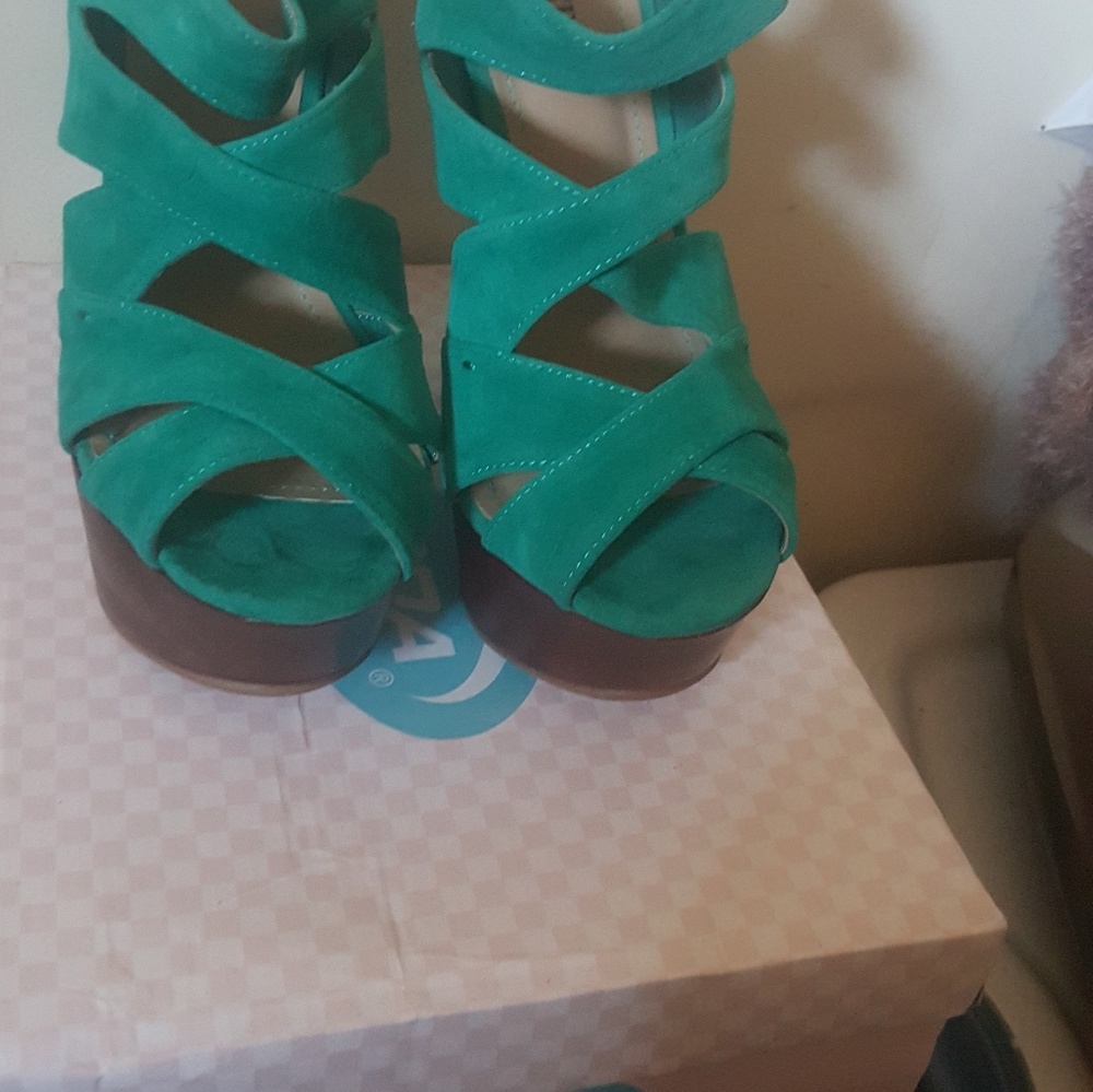 Women's shoes